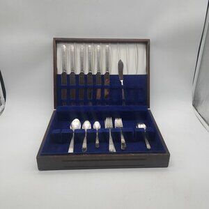 Silverplate Flatware Set for 6 In Box By Oneida Tudor -Royal York Pattern
